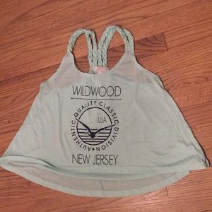 This cropped tank is so cute and amazing!!!